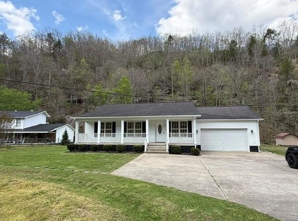516 Middle Fork Rd, Asher, KY 40803