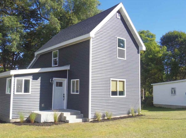 829 PLEASANT, BOYNE CITY, MI 49712