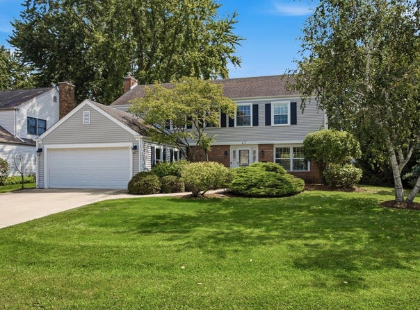 43 Dunham Place, St. Charles, IL 60174