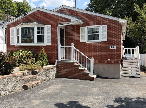 87 Pine Hill Cir, Waltham, MA 02451