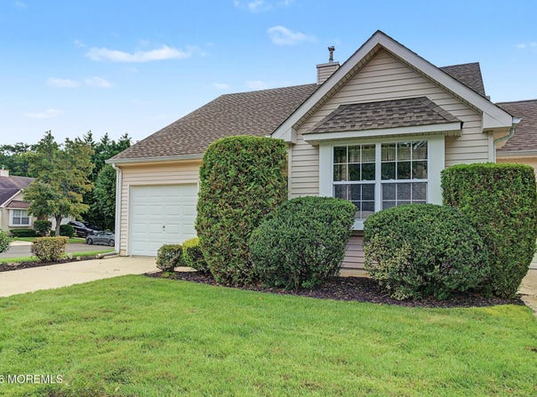 40 Pebble Beach Lane, Little Egg Harbor, NJ 08087