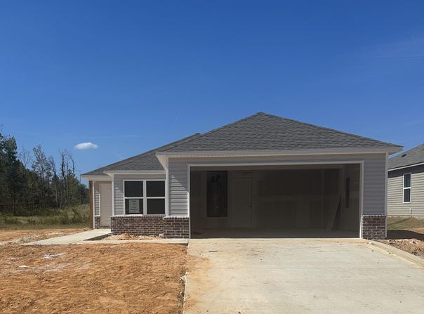 8104 Chesapeake Trail, Bauxite, AR 72011