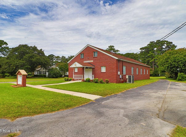 2101 S Lakeview Drive, Newport, NC 28570