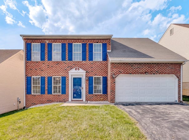 6940 Linn Dr, Roanoke, VA 24019