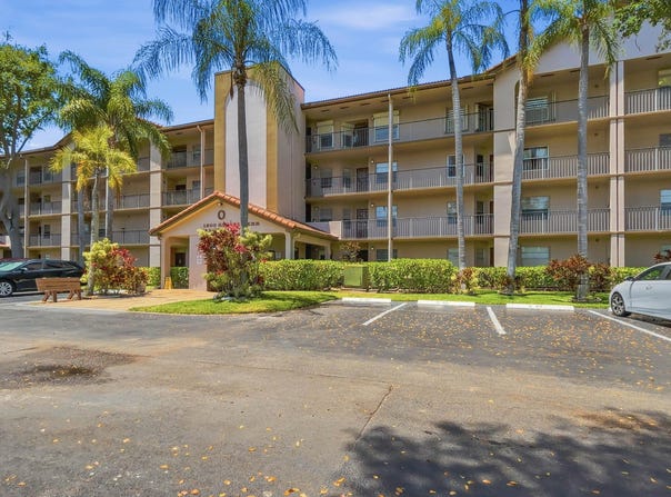 1200 SW 124th Terrace, Pembroke Pines, FL 33027