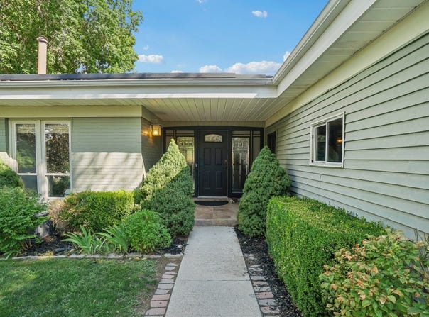 2451 E MURRAY HOLLADAY Rd S, Holladay, UT 84117