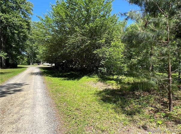 Groom Drive, Saluda, VA 23149