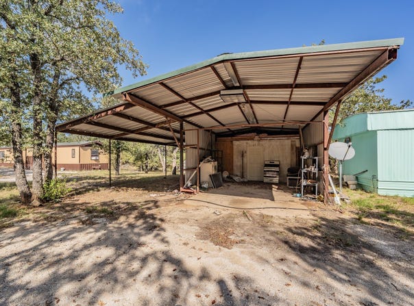 417 Wood River Road, Millsap, TX 76066