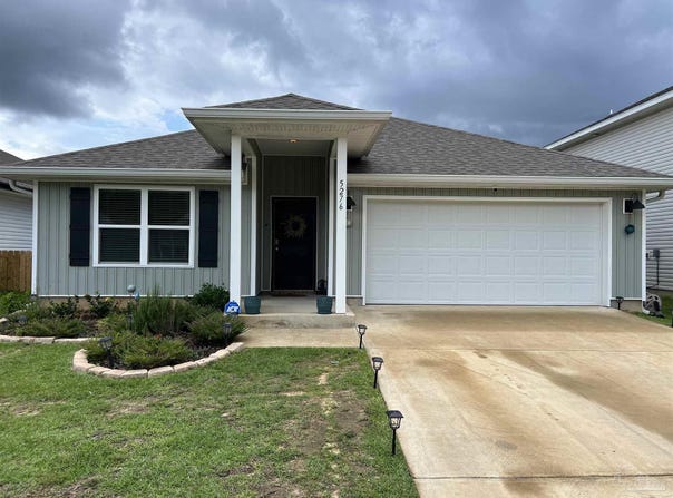 5276 Peach Dr, Pace, FL 32571