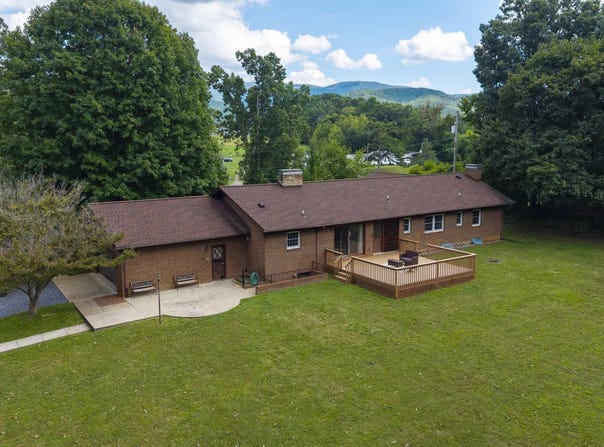 4015 FOX MOUNTAIN RD, ELKTON, VA 22827