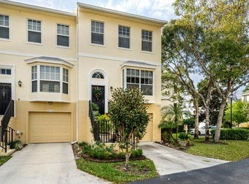 1635 42nd Square, Vero Beach, FL 32960