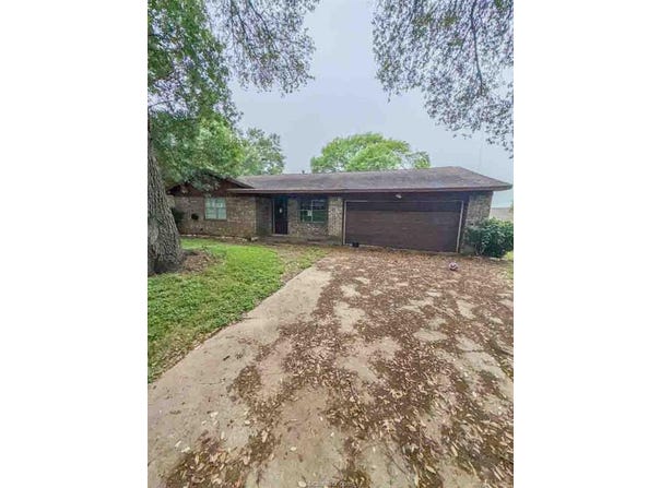 203 N Drumm, Brenham, TX 77833