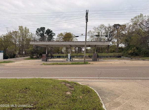 375 E Mcdowell Road, Jackson, MS 39204