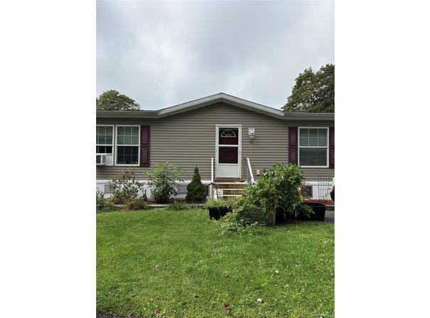 20 Cardinal Rd #89, Hyde Park, NY 12538