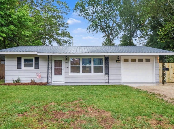 735 White Pigeon Road, Constantine, MI 49042