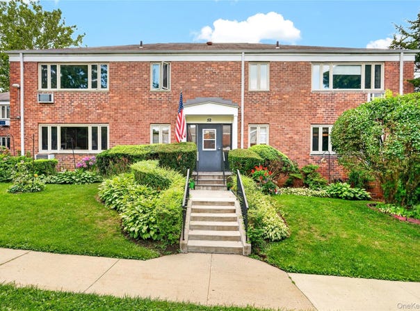 52 Lawrence Drive, White Plains, NY 10603