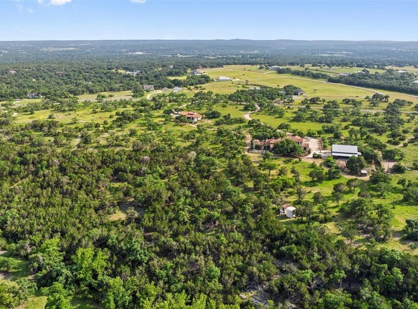 418 Cattle Trail Dr, Dripping Springs, TX 78620