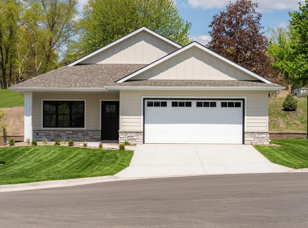 619 Johnson Pl, Onalaska, WI 54650