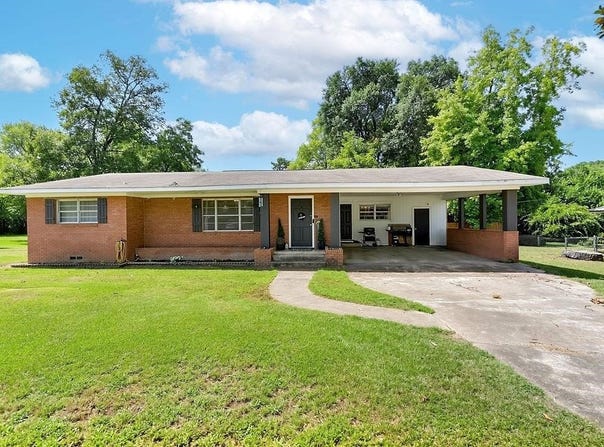 206 Lafayette Blvd, Gladewater, TX 75647