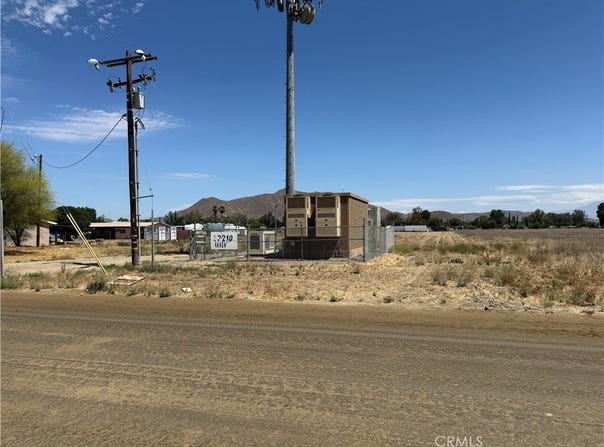 Olive, Winchester, CA 92596