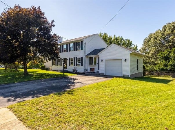 10 Sycamore Drive, Coventry, RI 02816