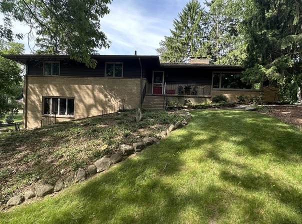 2631 N Maple Road, Ann Arbor, MI 48103
