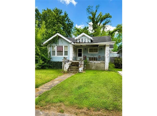 335 E 10th Street, Baxter Springs, KS 66713