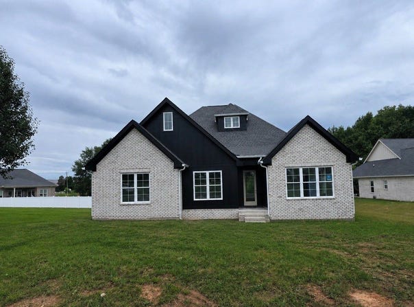 61 Hickory Grove Dr, Morrison, TN 37357