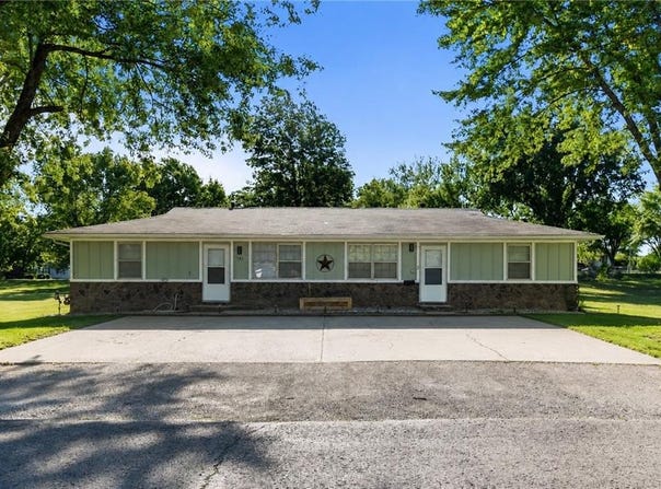 143 SE 411 Road, Warrensburg, MO 64093