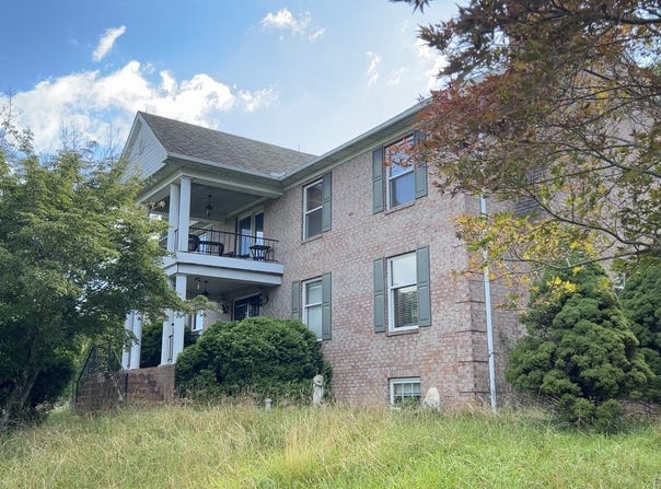 7 Seneca Crest, Buckeye, WV 24924
