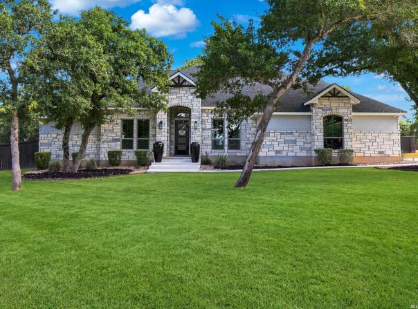 100 RANGER PT, Adkins, TX 78101