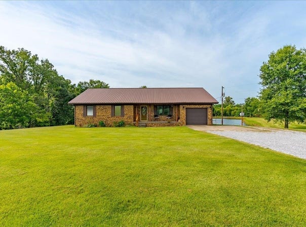 754 Persimmon Ridge Rd., Morganfield, KY 42437