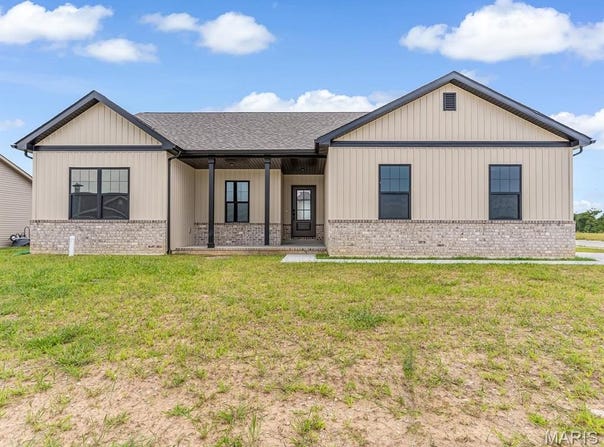 951 Forbs Drive, Waterloo, IL 62298