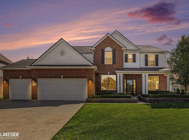 55152 Wolverine Drive, Macomb, MI 48042