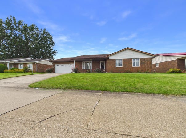 204 Shawnee Estates, Winfield, WV 25213
