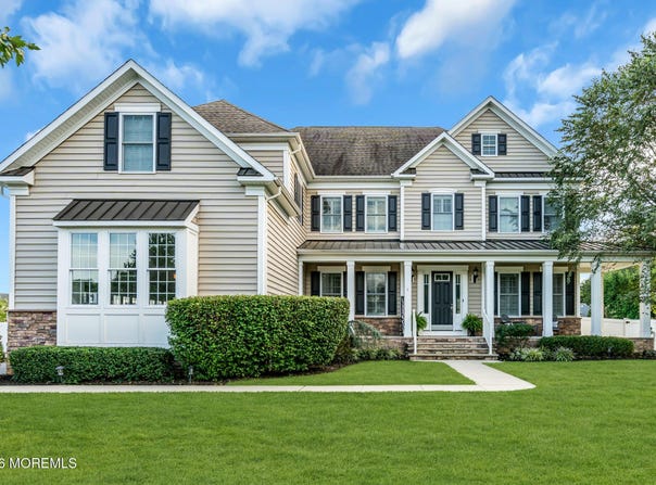 6 Van Note Court, Middletown, NJ 07748