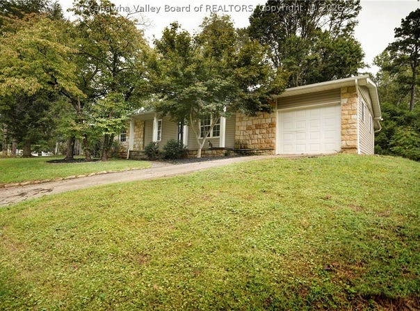 5423 Karen Circle, Cross Lanes, WV 25313