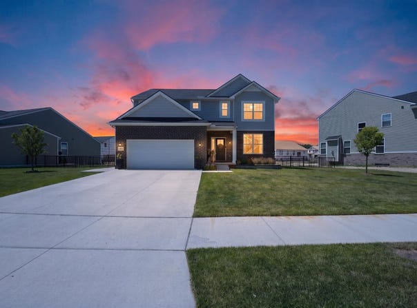 51681 Maple Leaf Drive, Macomb, MI 48042
