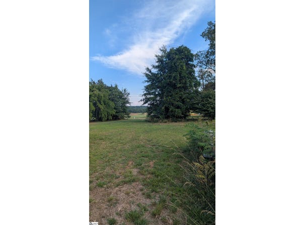 Roddy Road, Campobello, SC 29322