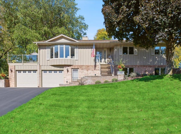 4312 Aries Court, Eagan, MN 55123