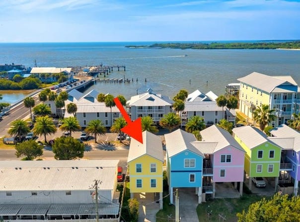 549 1st St, Cedar Key, FL 32625