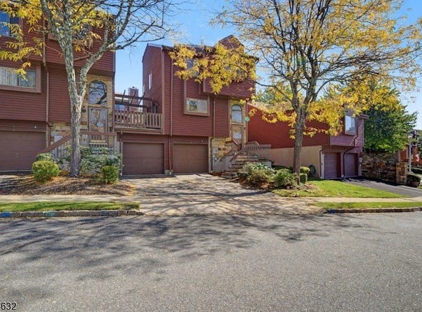 4 Patriot Crossing Ct, Rockaway Twp., NJ 07866-4813