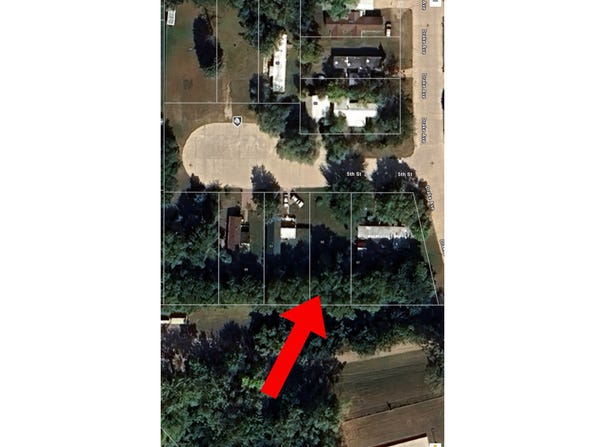 95 5th Street, Windom, MN 56101