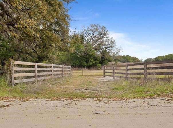 464 NE Morning Glory Rd., Mayo, FL 32066