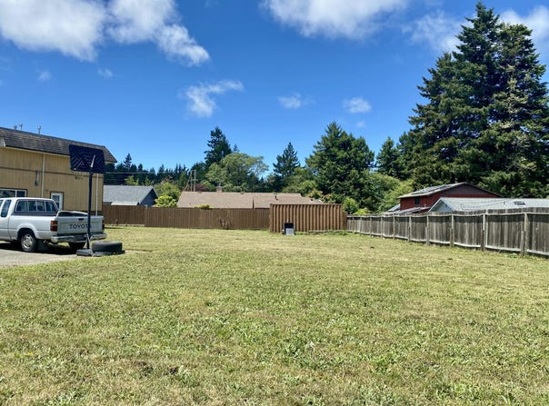 Walnut Drive, Eureka, CA 95503