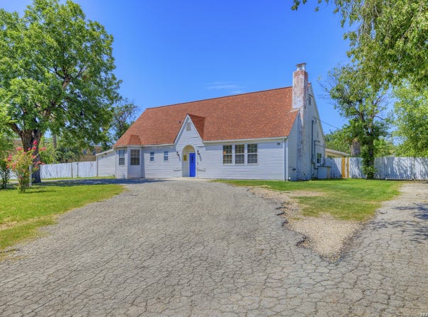 1007 N GETTY ST, Uvalde, TX 78801