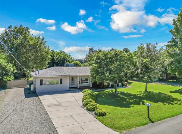 3289 Wilshire Drive, Redding, CA 96002