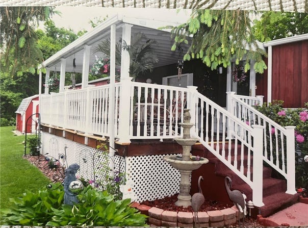 6 Roundtable Dr, Belle Vernon, PA 15012