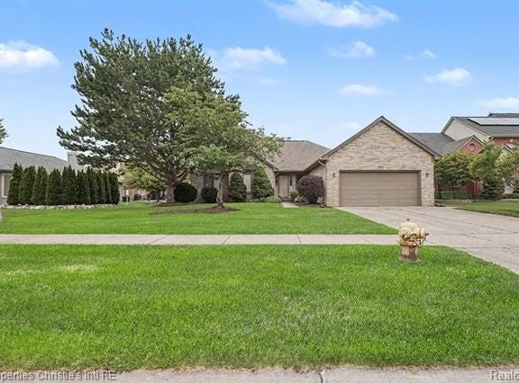49316 Deerfield Park, Macomb Twp, MI 48044