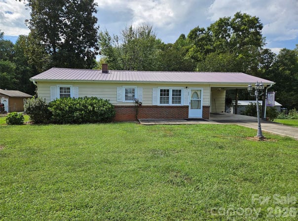 2648 Rose Place, Lenoir, NC 28645